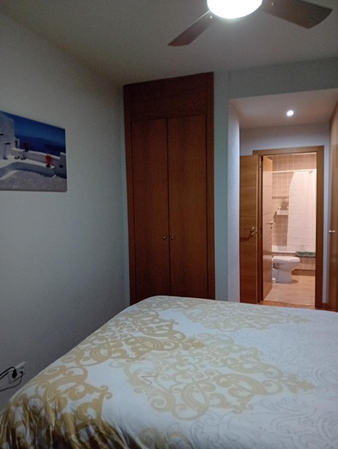 Habitaciones Individuales Wifi Tv Microondas Cerca Del Aeropuerto Madrid Habitacion Grande Wc Privado O Habitacion Pequena Wc Compartido Muy Tranquilas Bien Comunicadas Tren Metro Bus Facil Aparcamiento San Sebastián de los Reyes Exterior foto