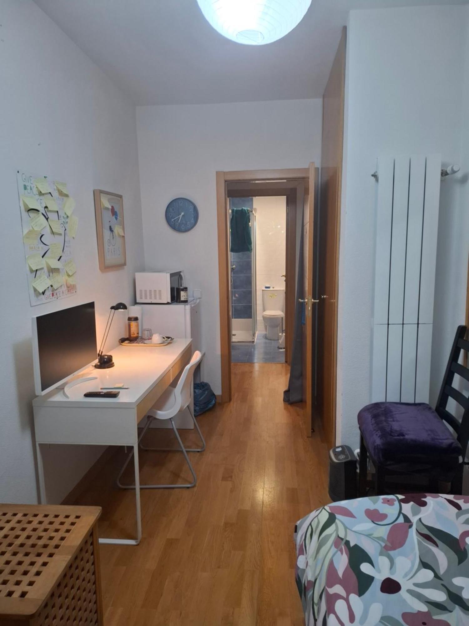 Habitaciones Individuales Wifi Tv Microondas Cerca Del Aeropuerto Madrid Habitacion Grande Wc Privado O Habitacion Pequena Wc Compartido Muy Tranquilas Bien Comunicadas Tren Metro Bus Facil Aparcamiento San Sebastián de los Reyes Exterior foto